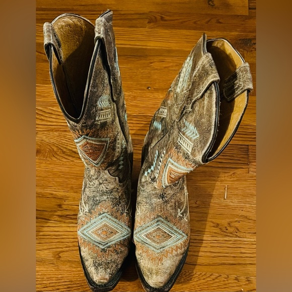 Coral Aztec/Southwest Cowgirl Boot Style E1049 Size 2 1/2 EUC